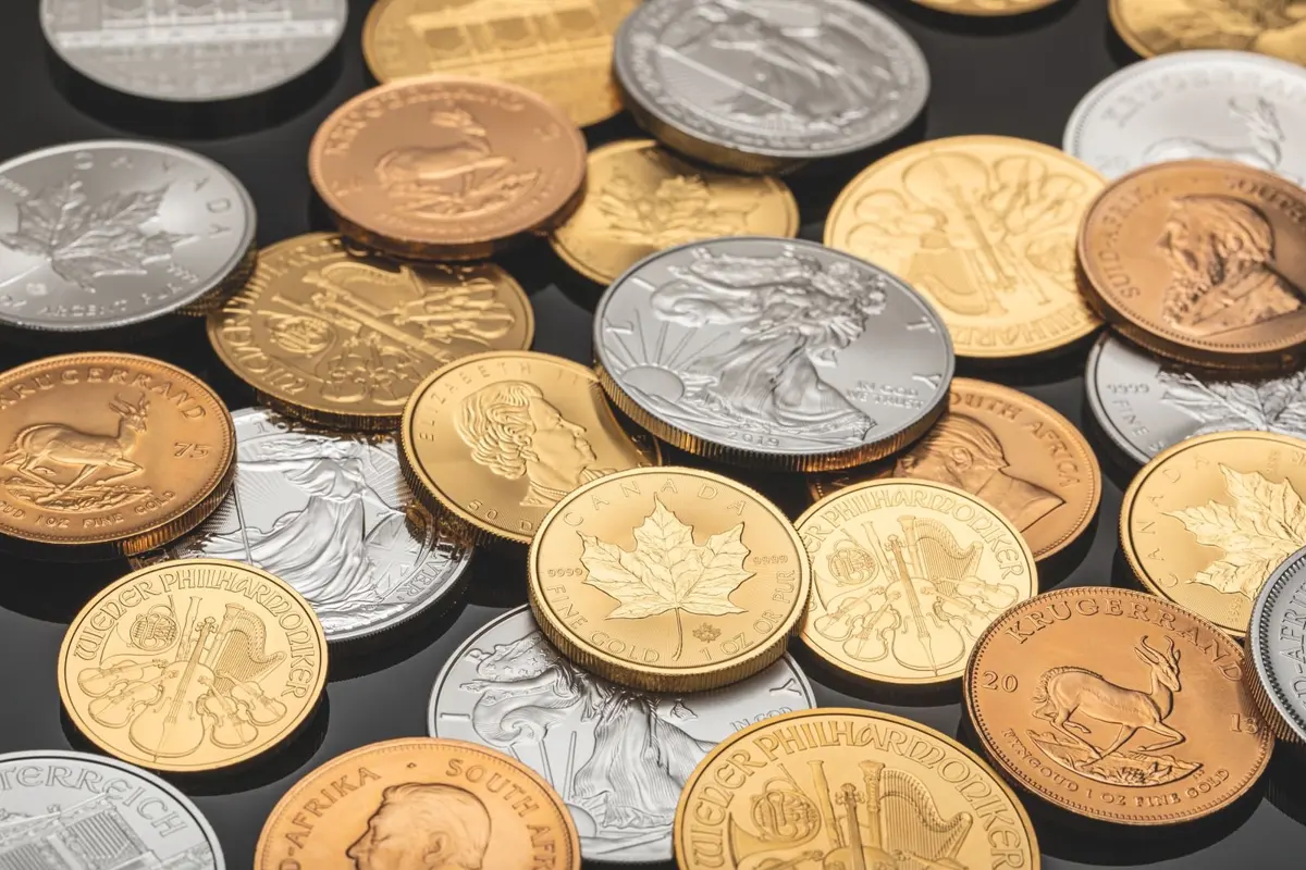 Moedas de prata e de cobre de vários países