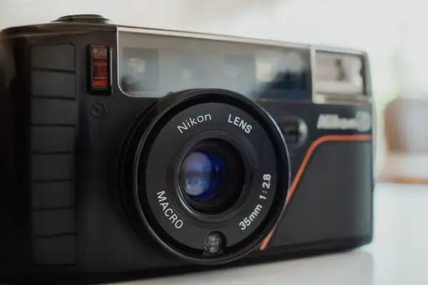 Câmera fotográfica analógica em close